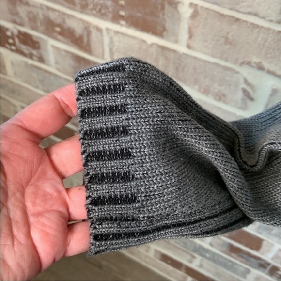 Men's Gray Pullover Sweater Size Medium - Picture 3 of 5